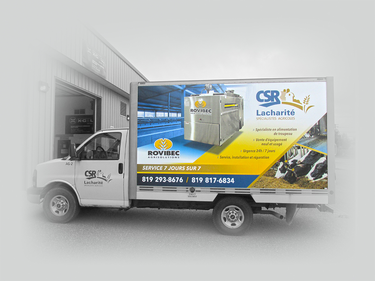 lettrage de camion-cube de livraison fait pour CSR Lacharité